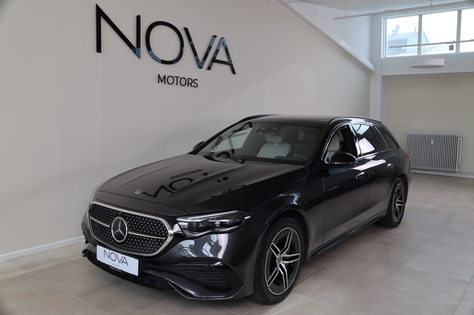 Mercedes E300 de 2,0 stc. aut. 4Matic 5d